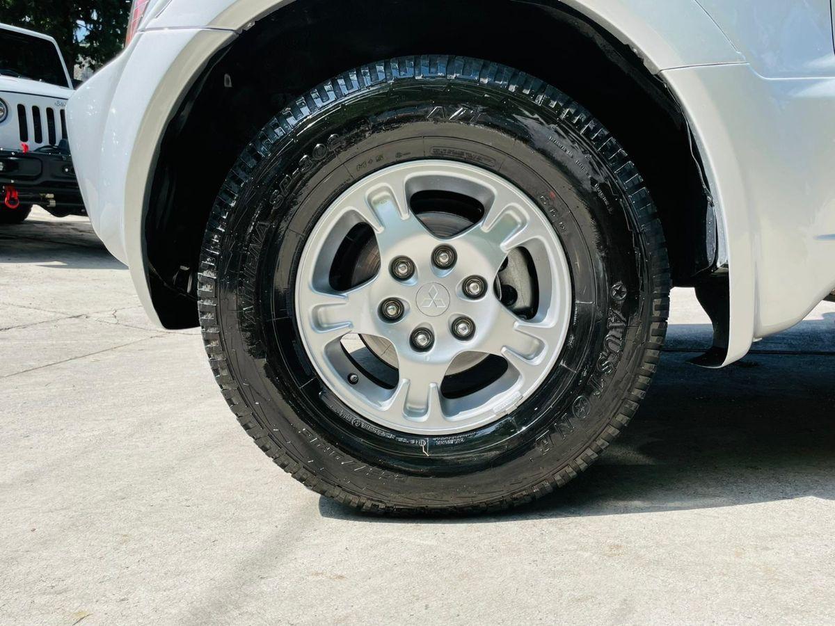 Mitsubishi Pajero 2.5 TDI 3p. GLS Motore Nuovo