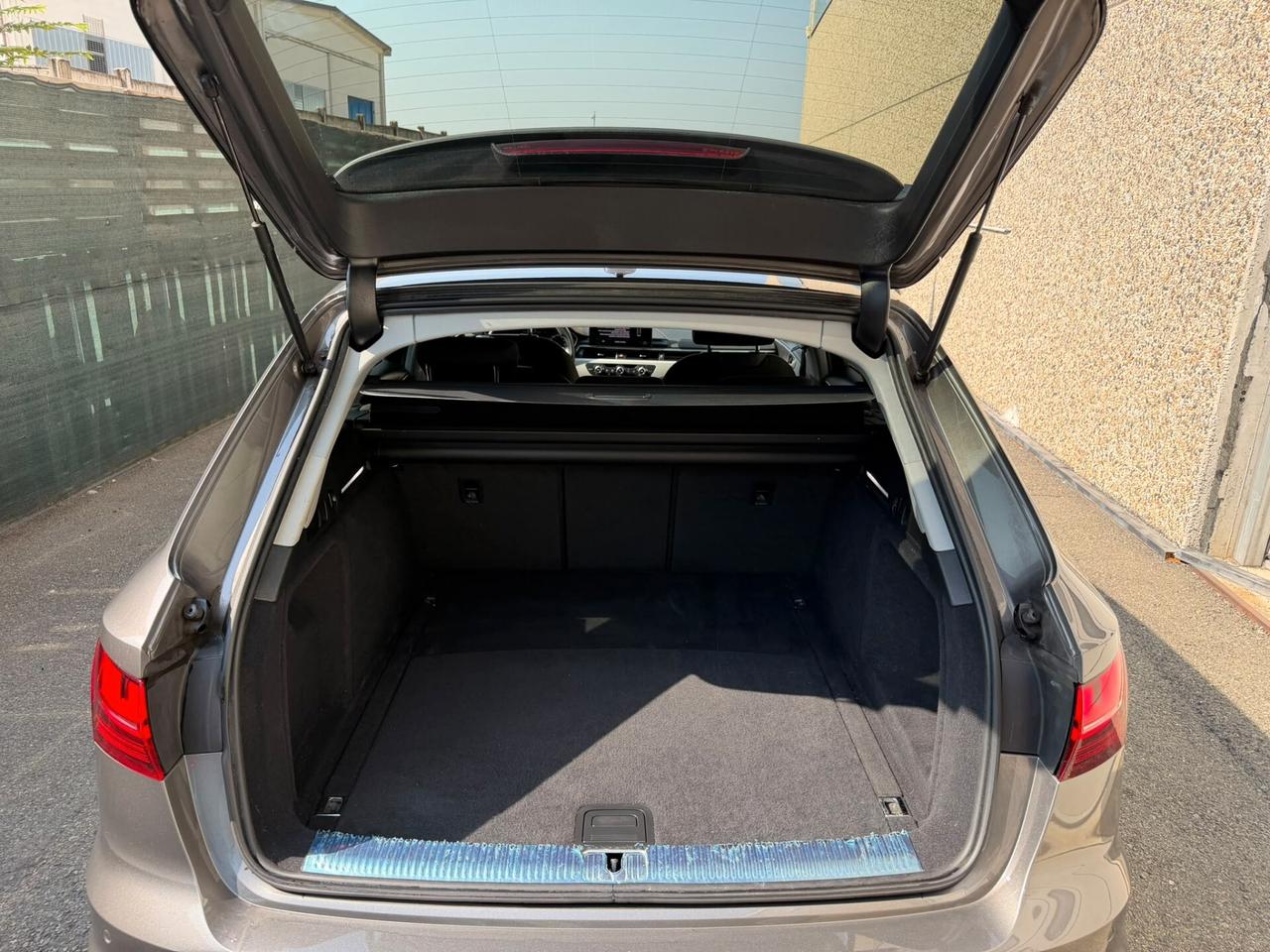 Audi A4 Avant 30 TDI/136 CV S tronic line edition