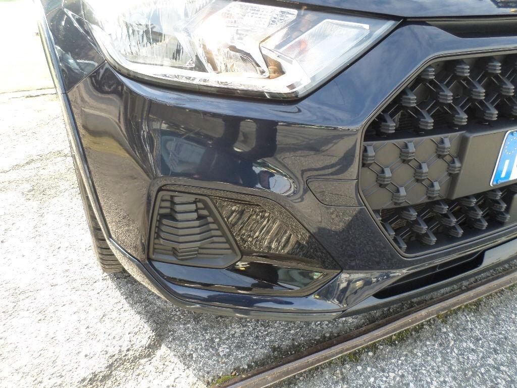 Audi A1 citycarver 30 TFSI S tronic Identity Contrast