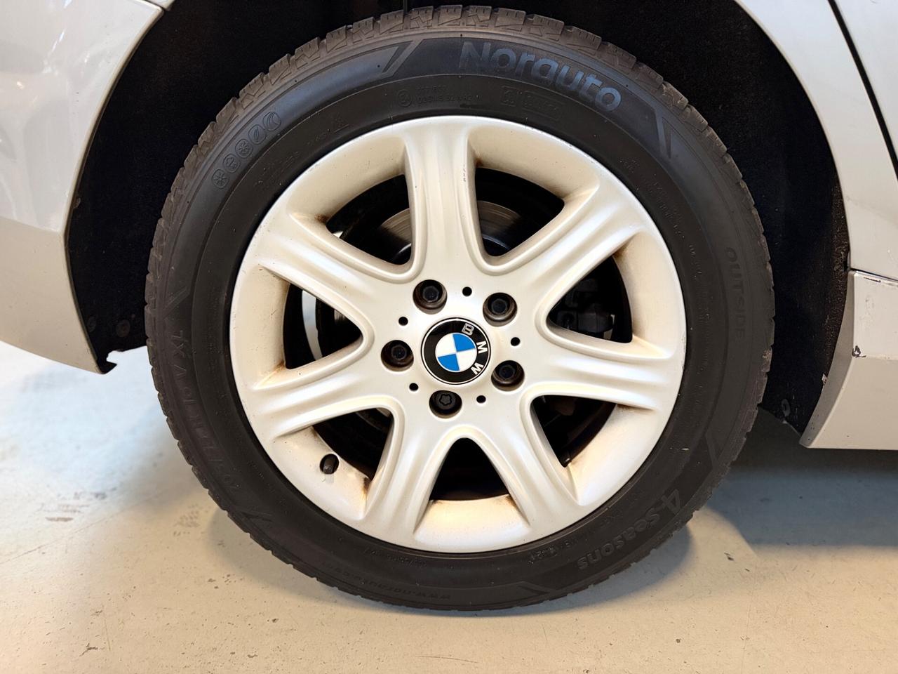 Bmw 116 116d 5p. Efficient Dynamics Urban NEOPATENTATI