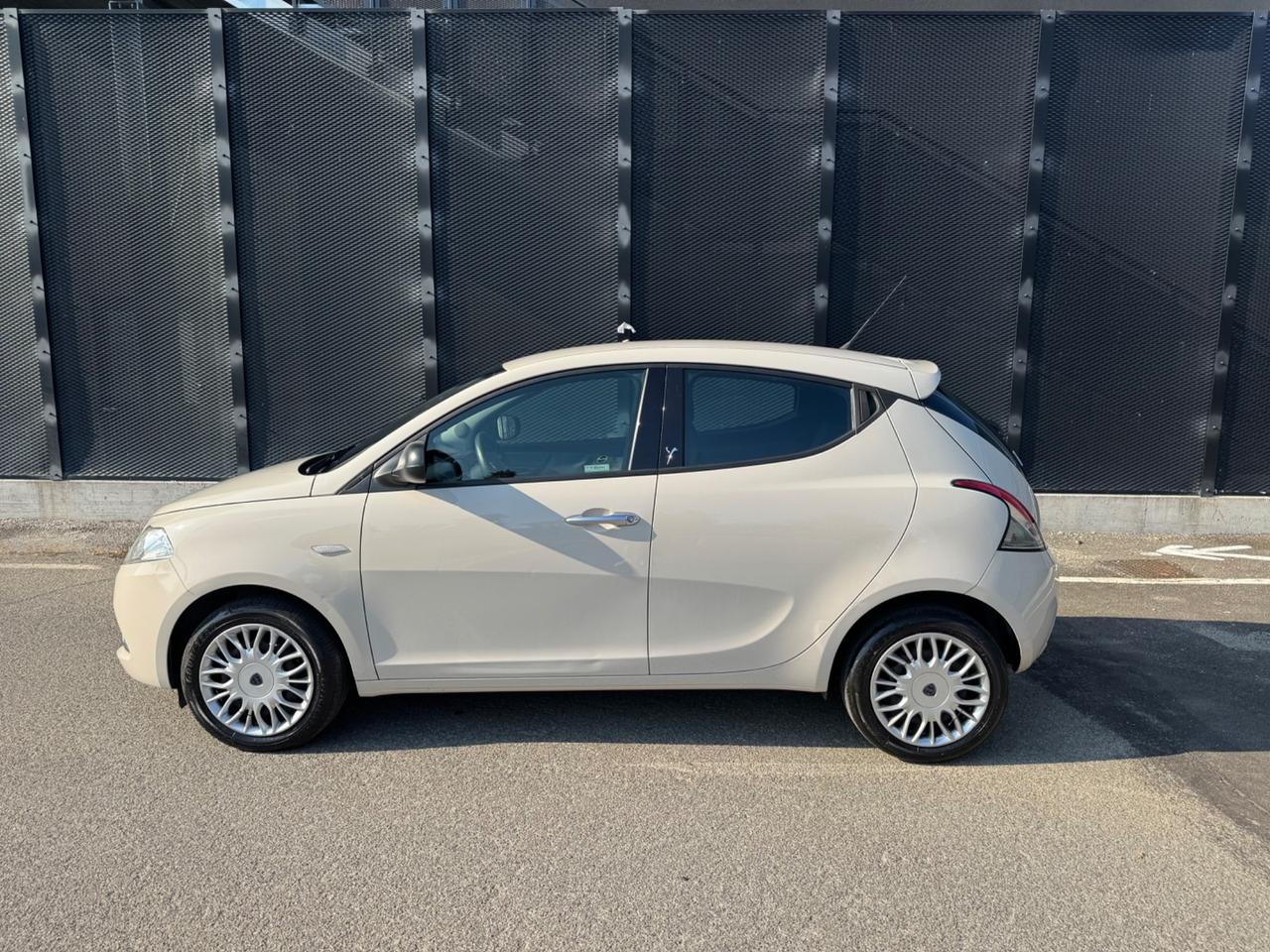 LANCIA YPSILON 1.3 MJT 95 CV GARANZIA 12 MESI