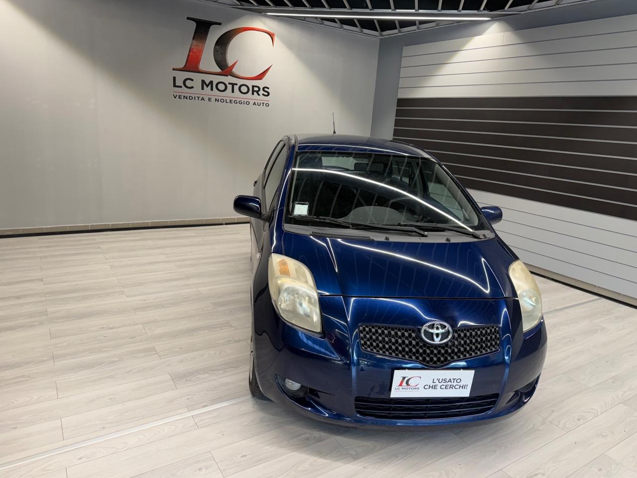 Toyota Yaris 1.3 5 porte Navi 160.000 km Neopatentati