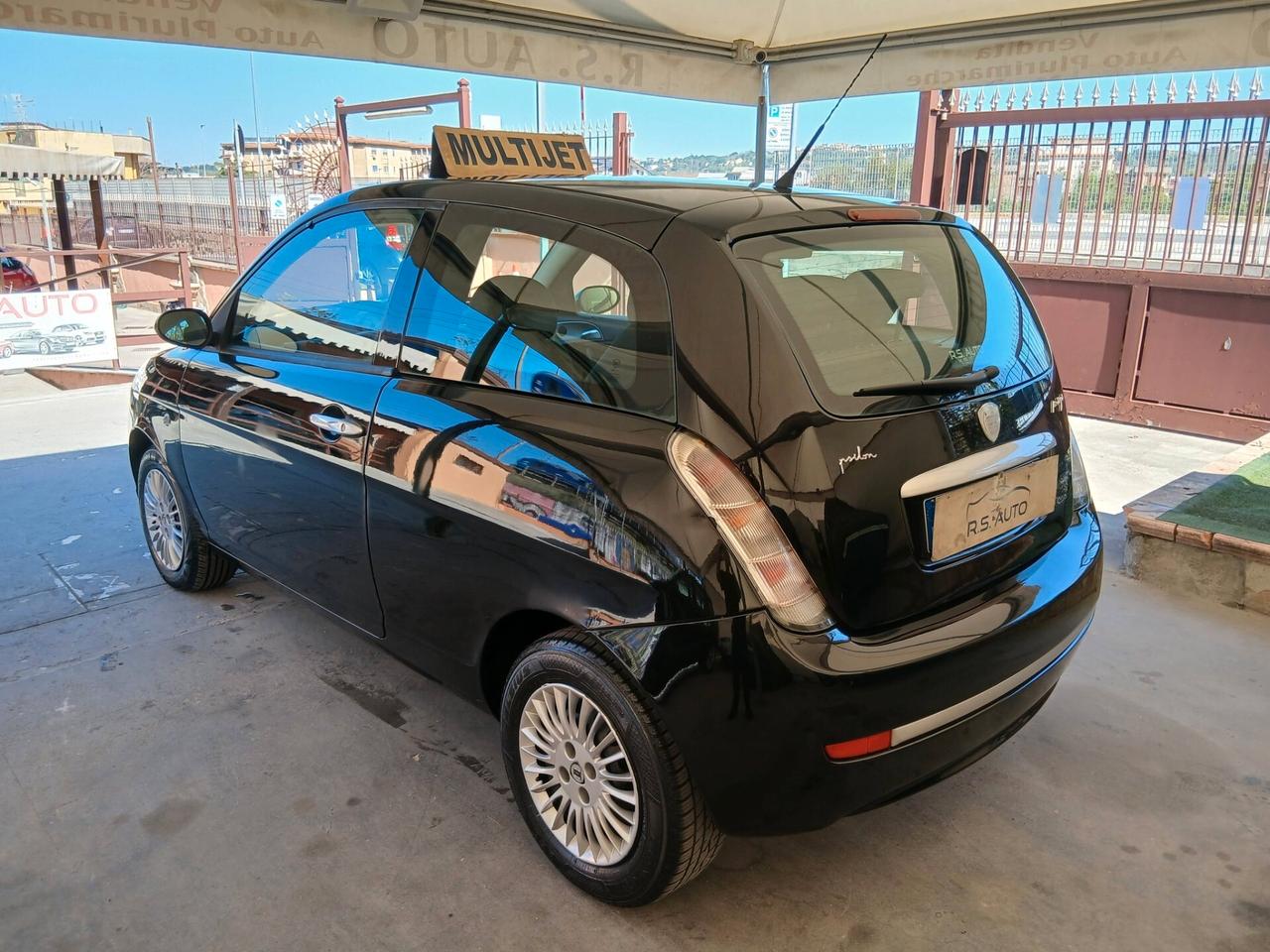 Lancia Ypsilon 1.3 MJT 75 CV full 06