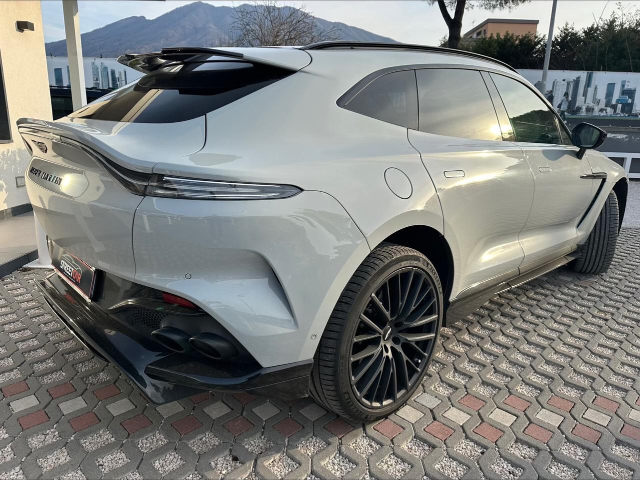 Aston Martin DBX DBX707