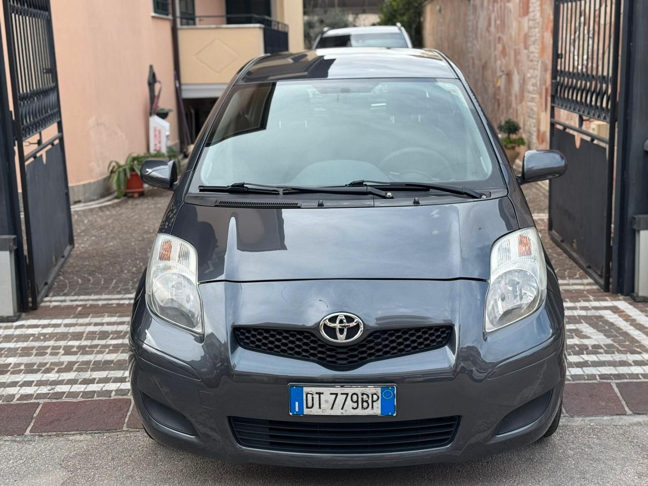 Toyota Yaris 1.0 5 porte Sol