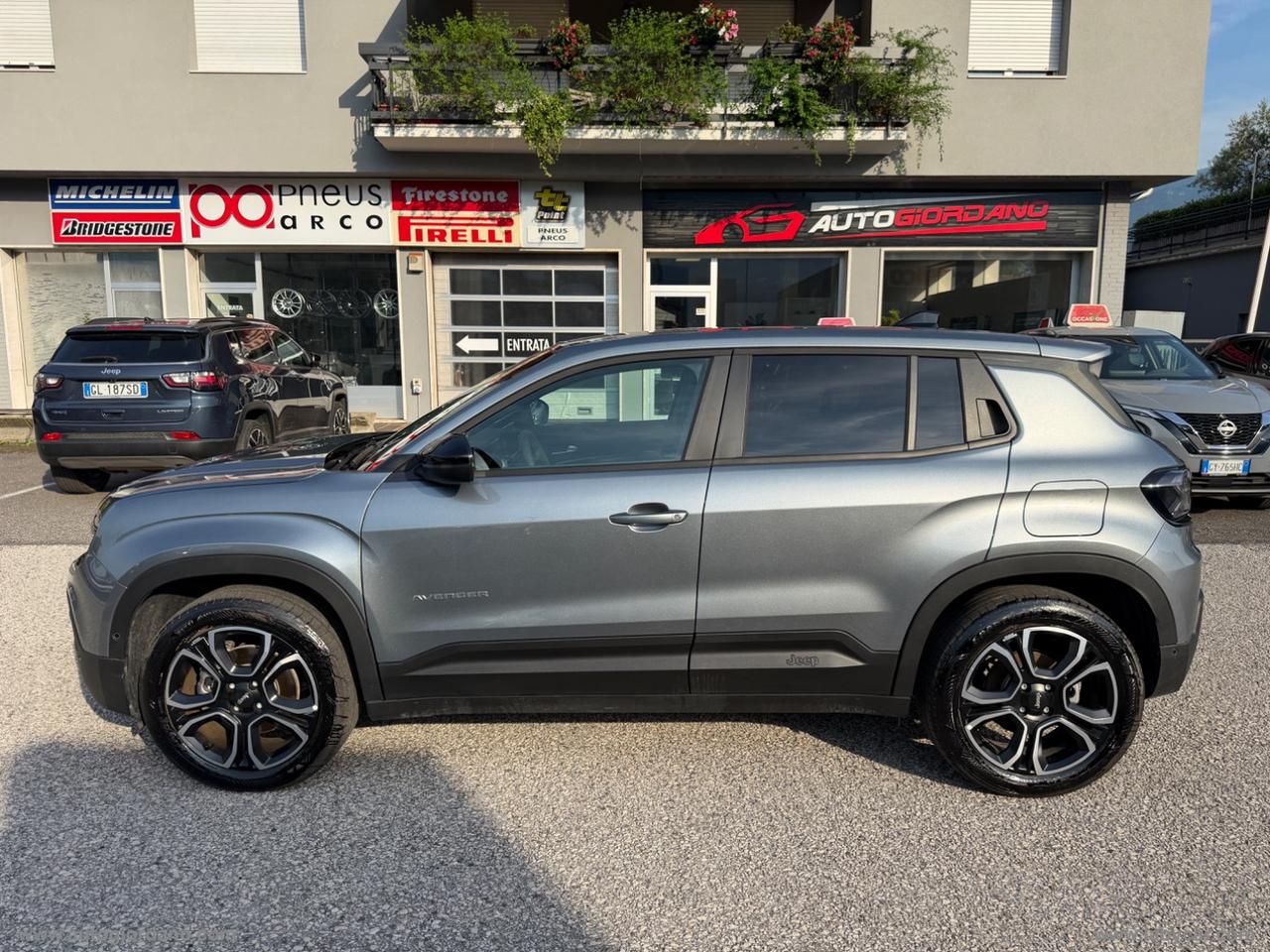 JEEP Avenger BEV Summit 420 156 CV CERCHI IN LEGA DA 18