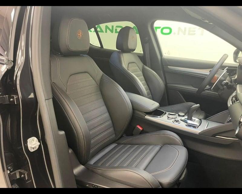 Alfa Romeo Stelvio 2023 2.2 t Intensa Q4 210cv auto