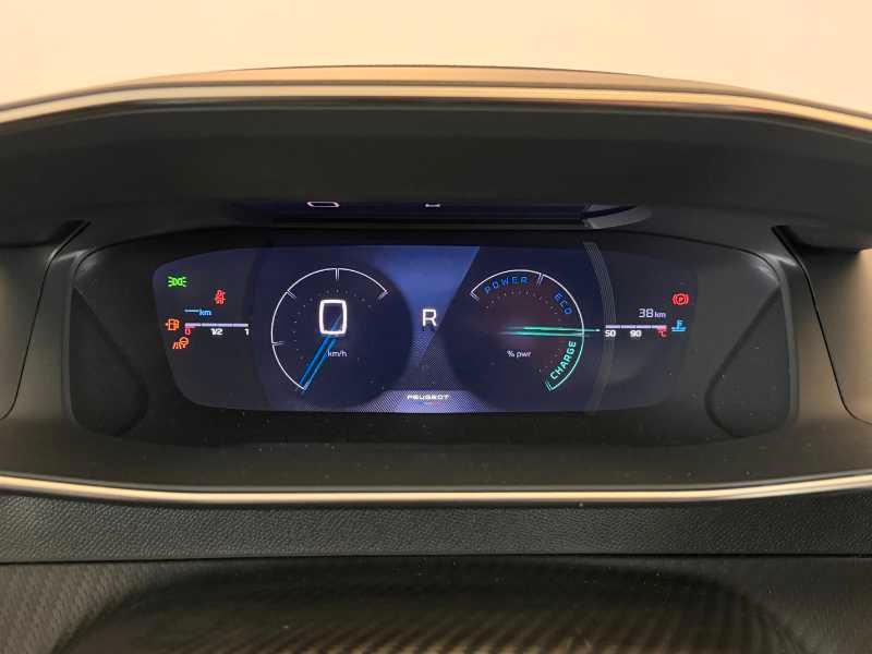 PEUGEOT 2008 GT Hybrid 136 e-DCS6