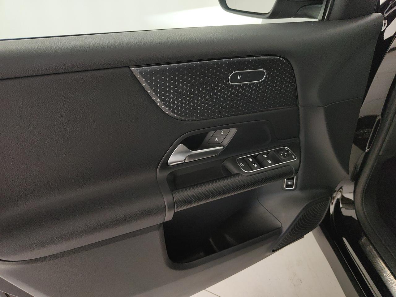 Mercedes-Benz GLB 180 d Advanced auto