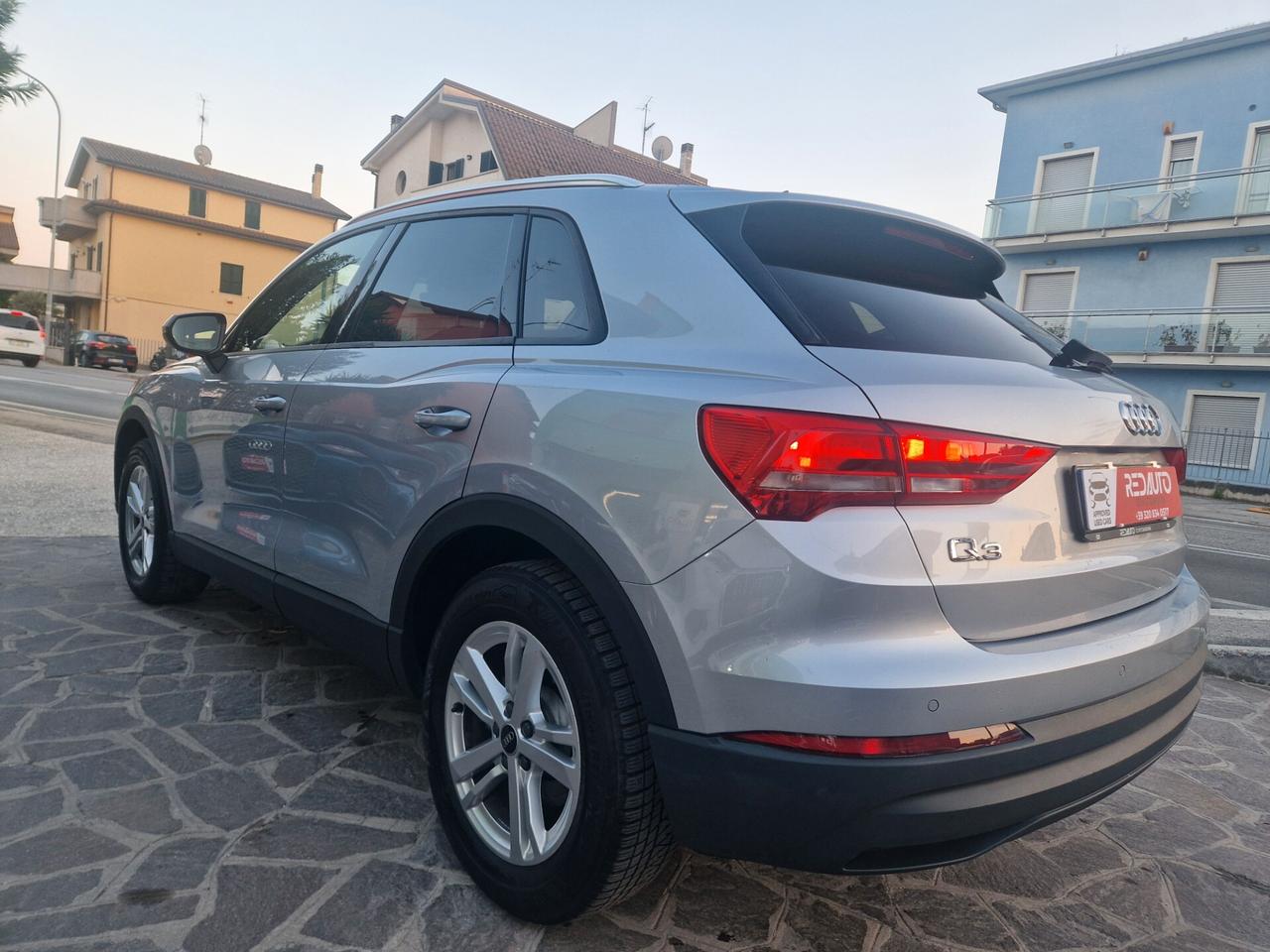 Audi Q3 35 TDI S tronic Business