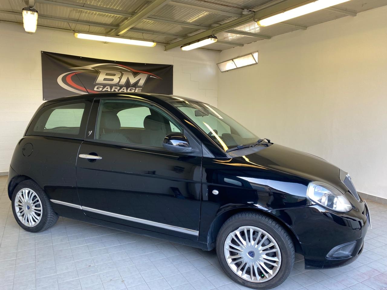 Lancia Ypsilon 1.2 69 CV GPL Platinum
