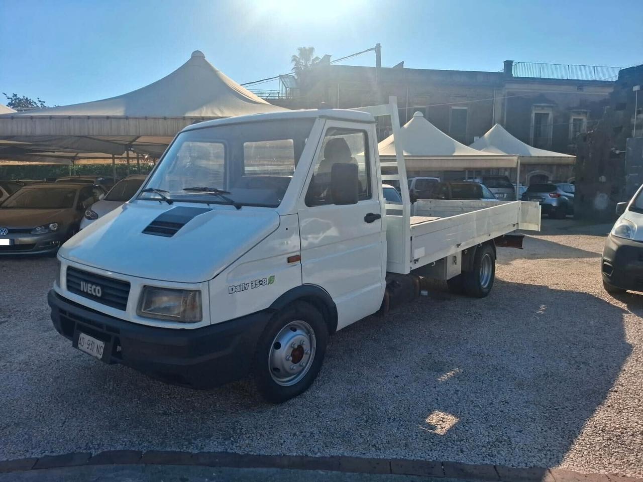 Iveco Daily 35.8 2.5 Diesel USO CARROATTREZZI