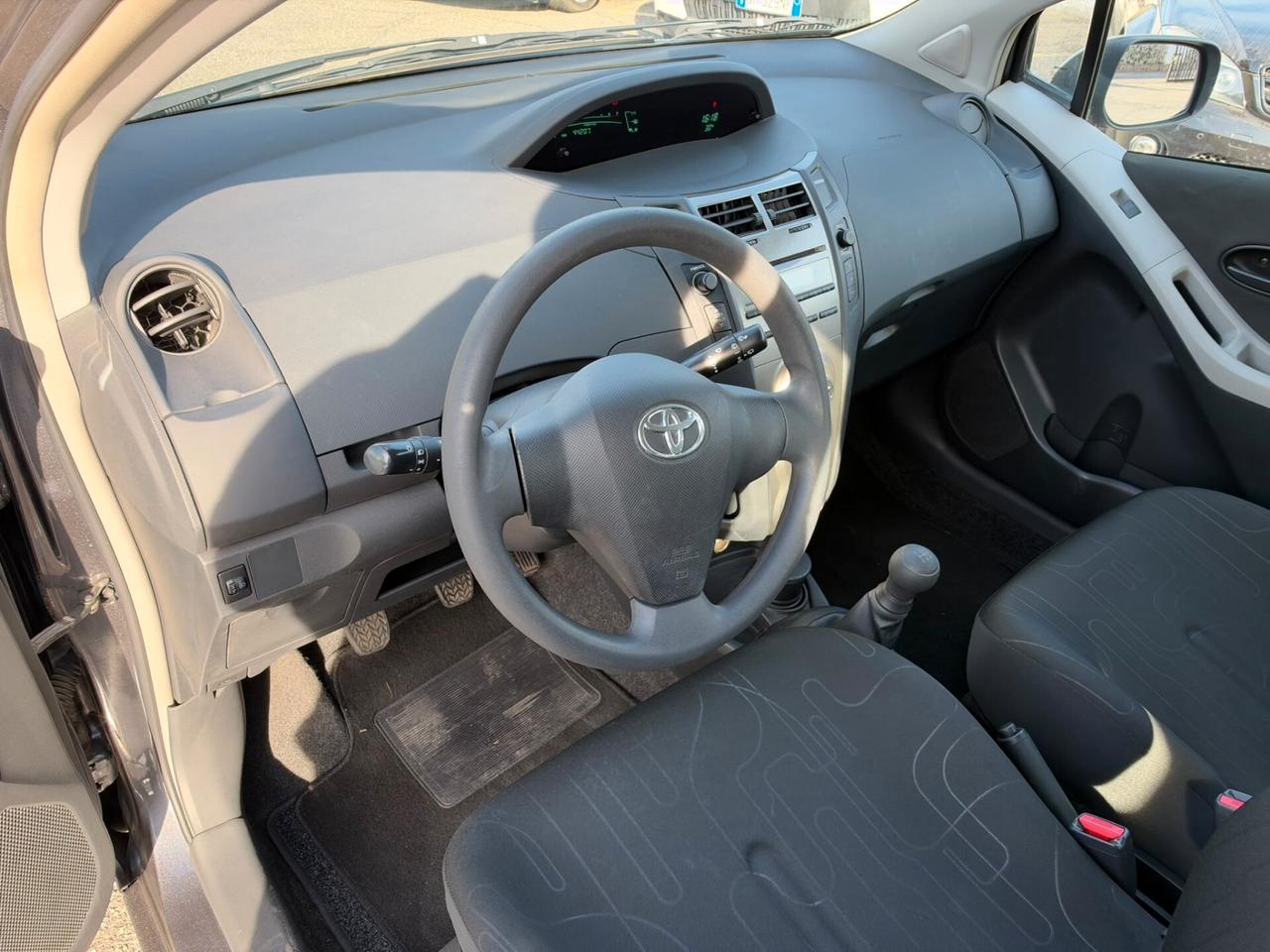 Toyota Yaris 1.0 5 porte Luxury pack
