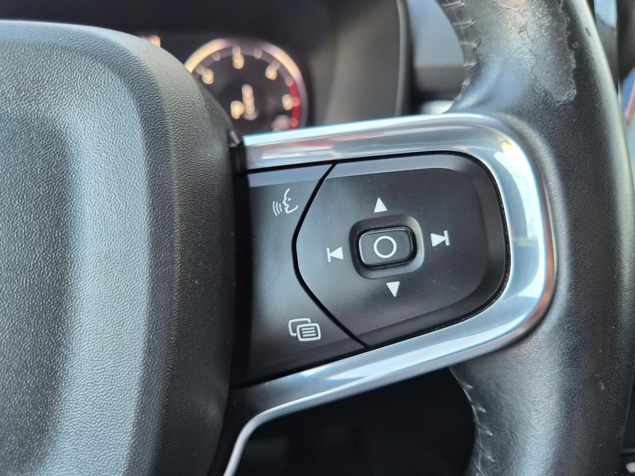 Volvo XC40 D3 Geartronic Momentum Pro
