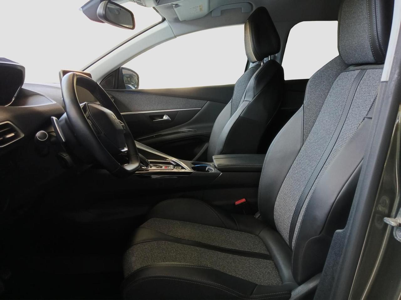 Peugeot 3008 BlueHDi 130 S&S EAT8 Allure