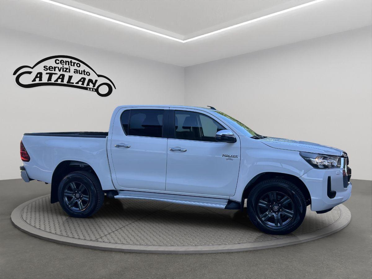 TOYOTA - Hilux 2.4 d-4d 4x4 EXECUTIVE TELECAMERA
