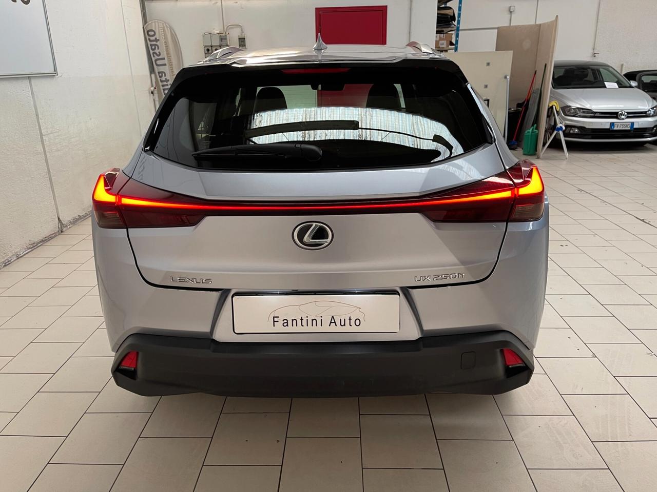Lexus UX Lexus UX 250h Urban 2.0 2wd cvt-LEGGI SOTTO