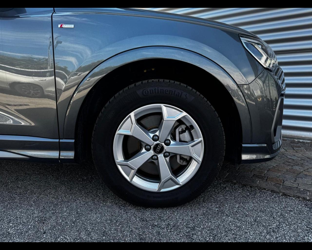 AUDI Q3 45 TFSIe S-TRONIC S-LINE EDITION