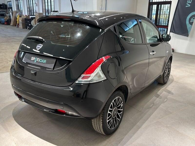 Lancia Ypsilon Ypsilon 1.0 FireFly 5 porte Hybrid Platino