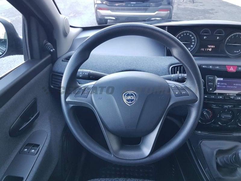 Lancia Ypsilon Ypsilon 1.0 firefly hybrid Silver s&s 70cv 5p.ti