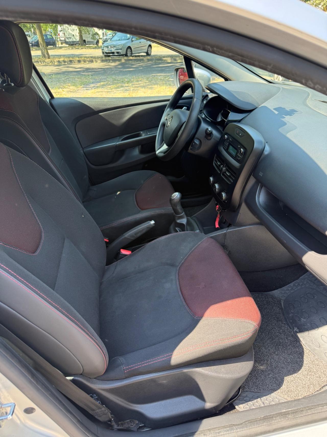 Renault Clio 1.2 75 CV 5 porte Duel