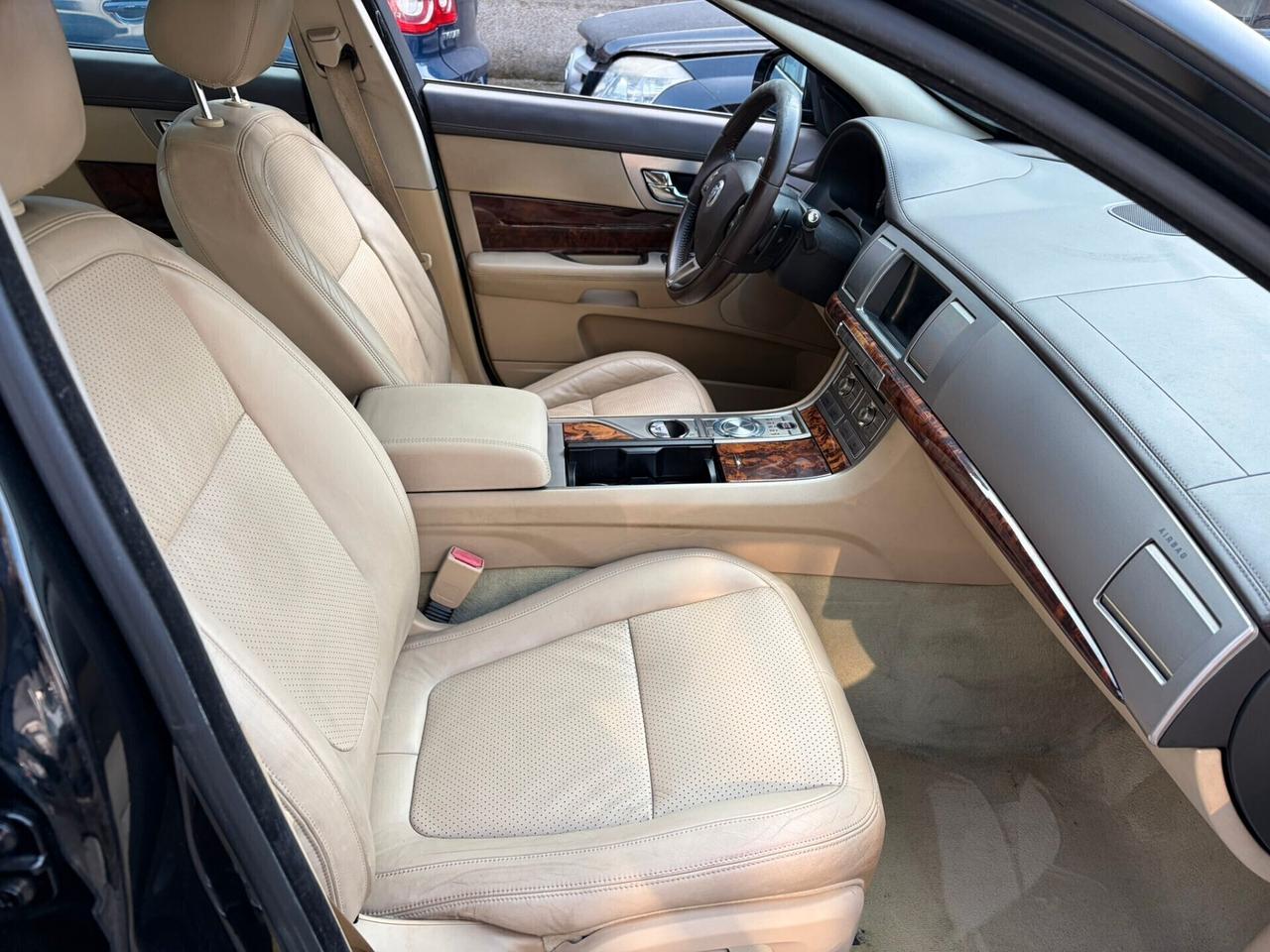 Jaguar XF 3.0 V6 Luxury*FULL OPTIONAL