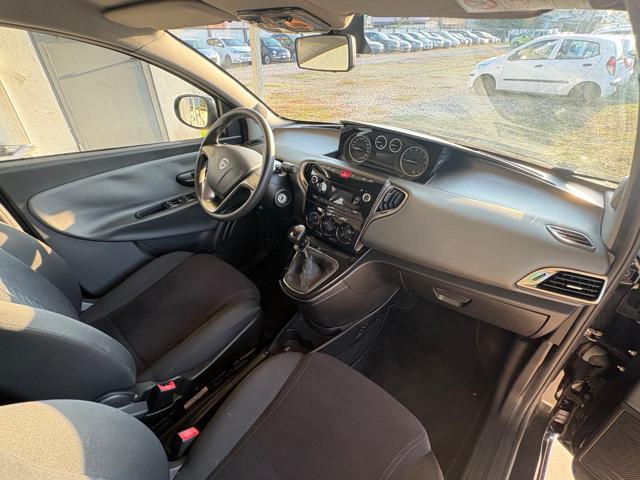 LANCIA Ypsilon 1.2 69 CV 5 porte GOLD OK NEOPATENTATI COME NUOVA