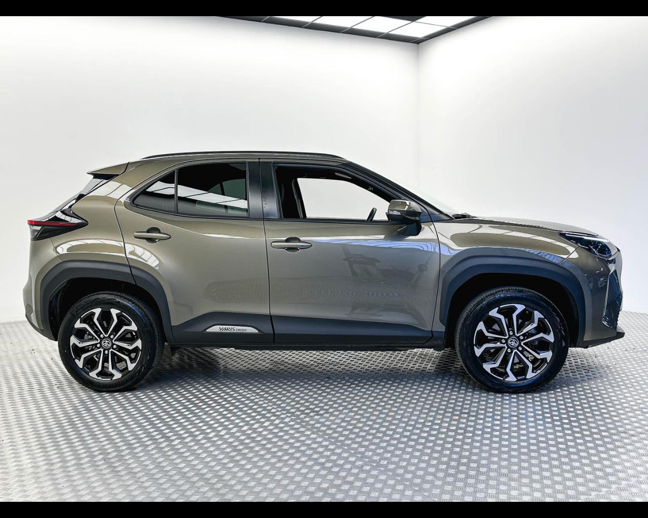 TOYOTA Yaris Cross - Yaris Cross 1.5 Hybrid 5p. E-CVT AWD-i Trend