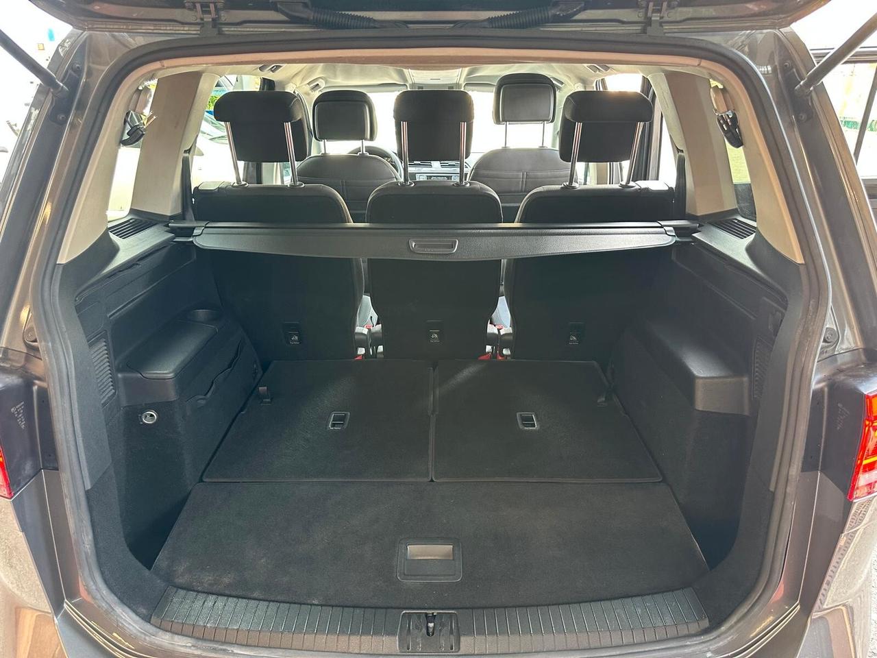 Volkswagen Touran 1.6 TDI Executive BlueMotion Technology 7 posti