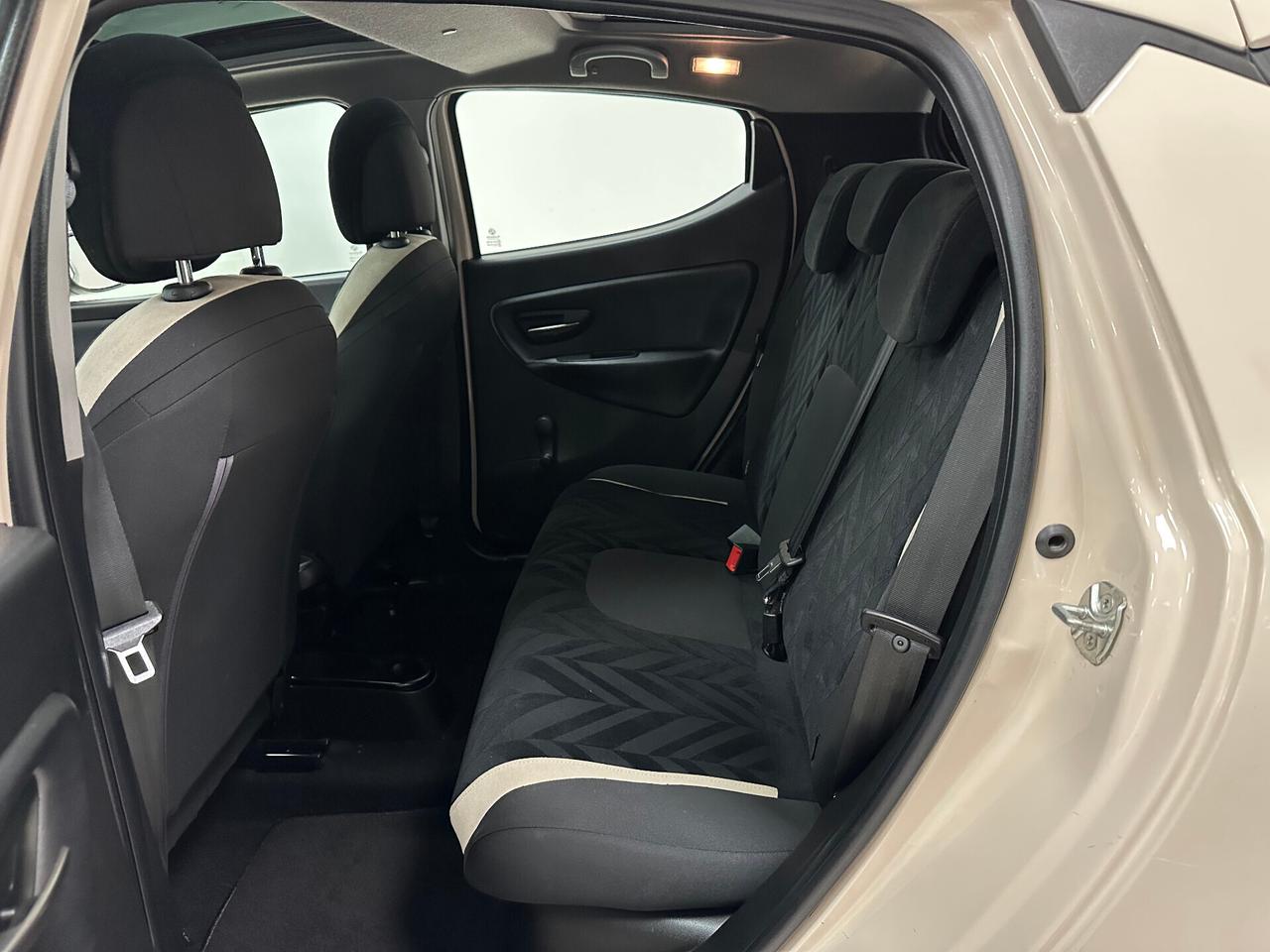 Lancia Ypsilon 1.2 69 CV 5P GPL Ecochic Gold 2017