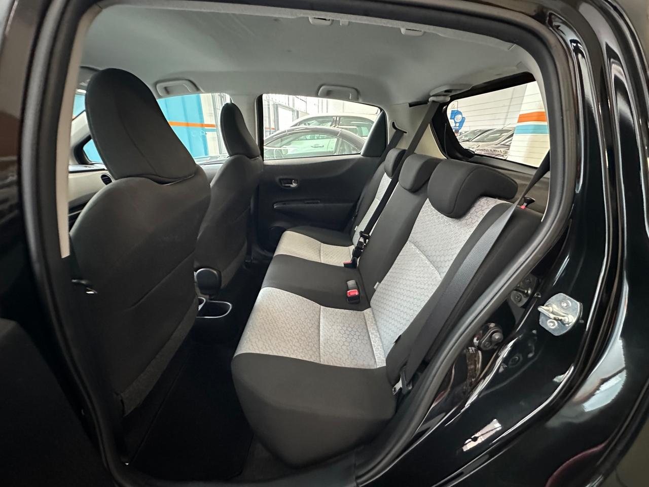 Toyota Yaris 1.0 5 porte Lounge - Navy