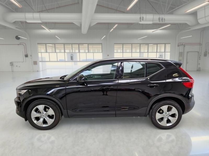 VOLVO XC40 T3 automatico Momentum Pro
