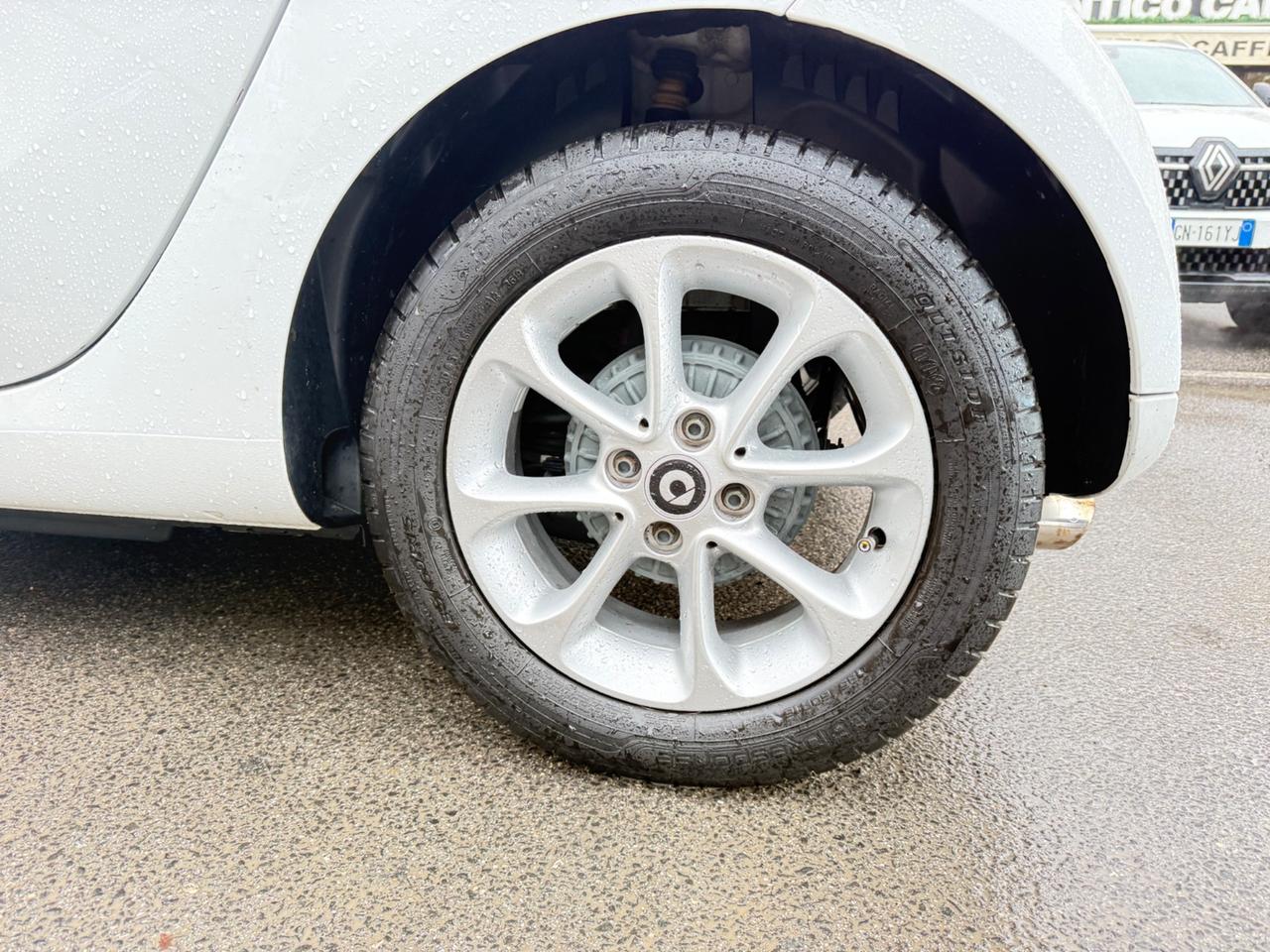 Smart ForTwo 70 1.0 twinamic cabrio Passion LED PDC CERCHI 15 BLUETOOTH