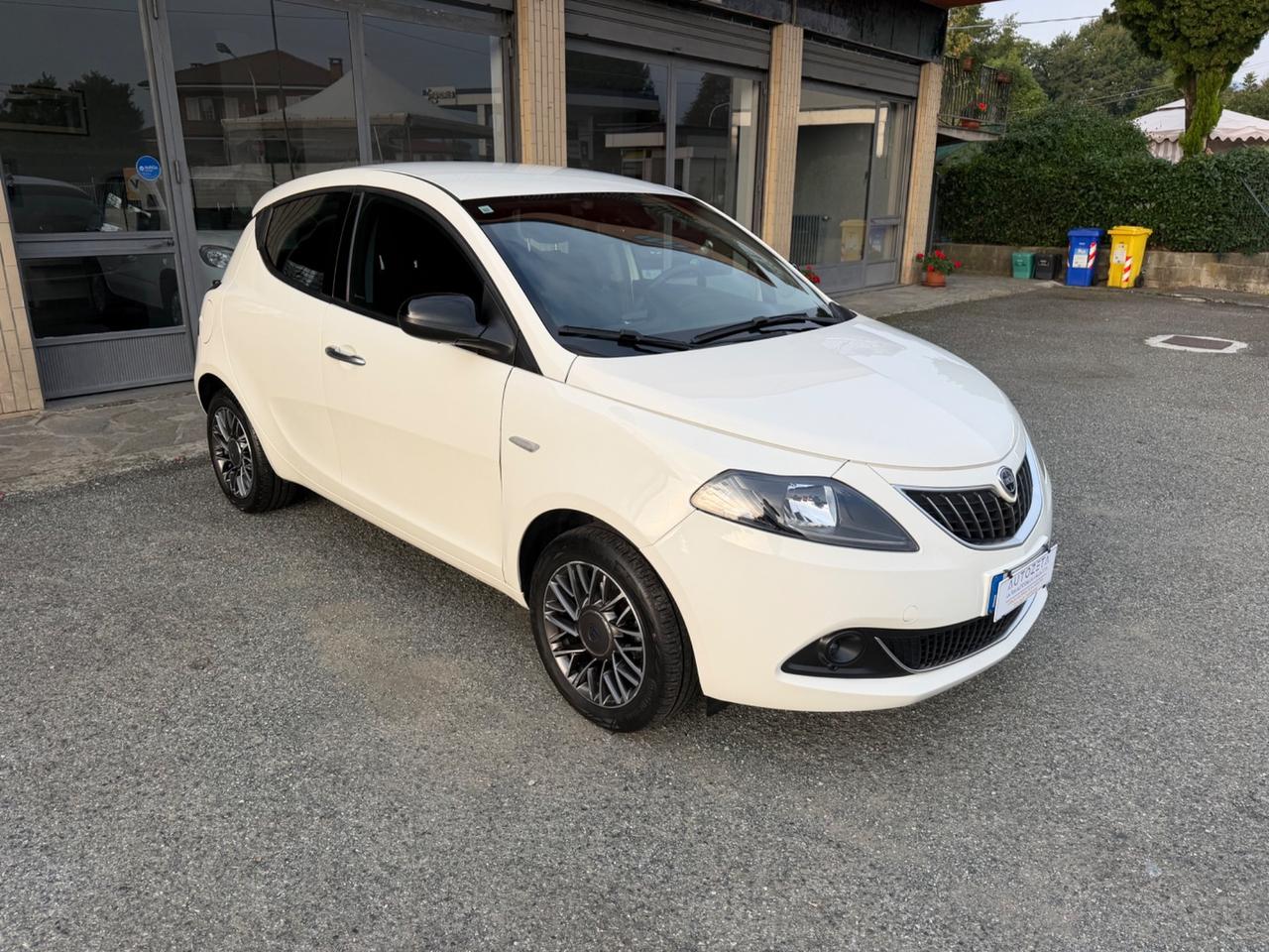 Lancia Ypsilon 1.0 5 porte Hybrid Gold
