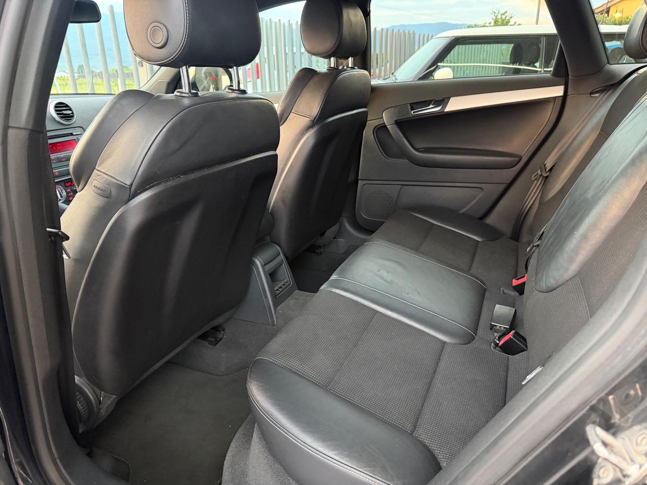 Audi A3 Sportback 1.6 105cv S-Line Total Black