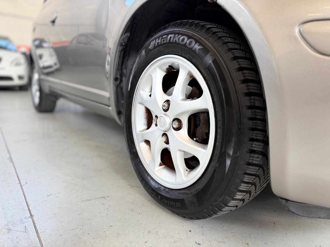 Toyota Yaris 1.3i 16V cat 5 porte Sol AUTOMATICO NEOPATENTATI