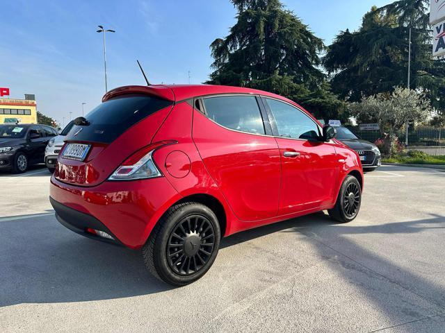 LANCIA Ypsilon 1.0 FireFly 5 porte S&S Hybrid Ecochic Silver