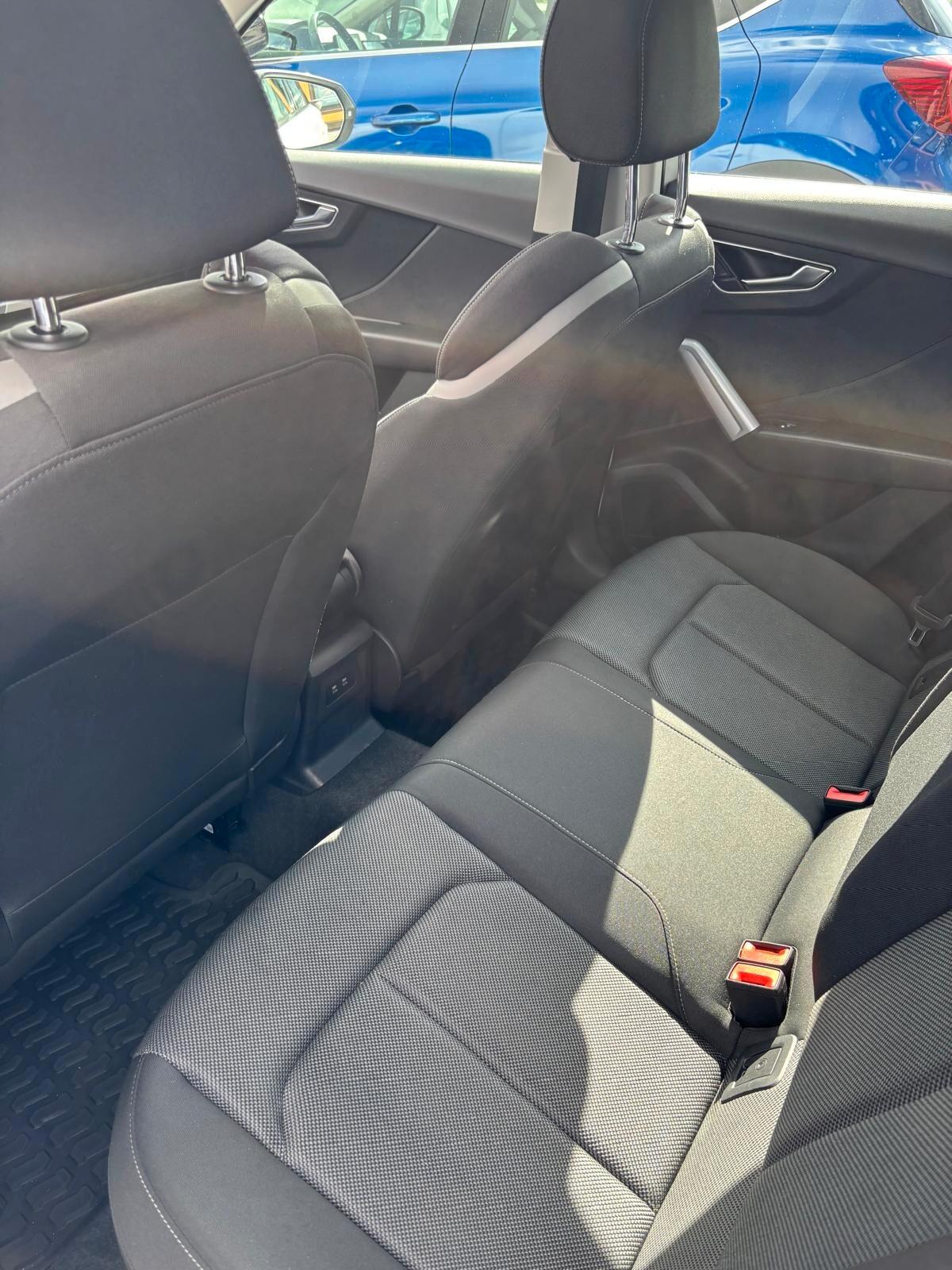 Audi Q2 35 TDI quattro S tronic Identity Black