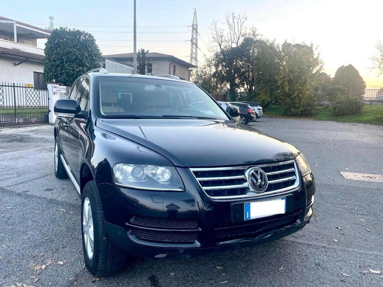 Volkswagen Touareg 3.0/240CV V6 TDI DPF tip. Exclusive