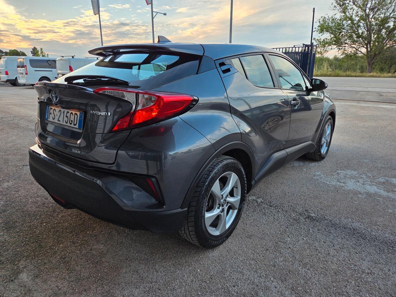 Toyota C-HR 1.8 Hybrid E-CVT Active