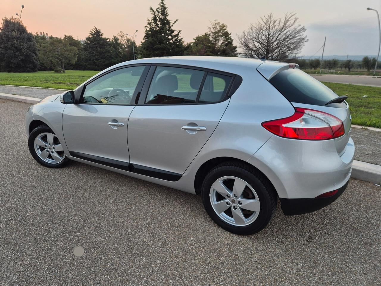 Renault Megane Mégane 1.5 dci diesel 110cv 2012