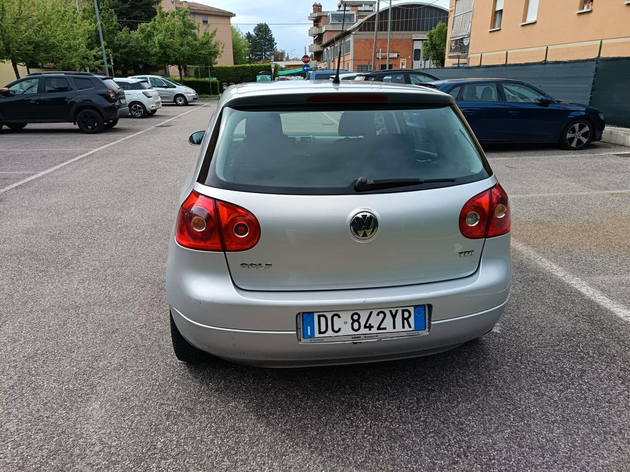 Volkswagen Golf 1.9 TDI 5p. Sportline