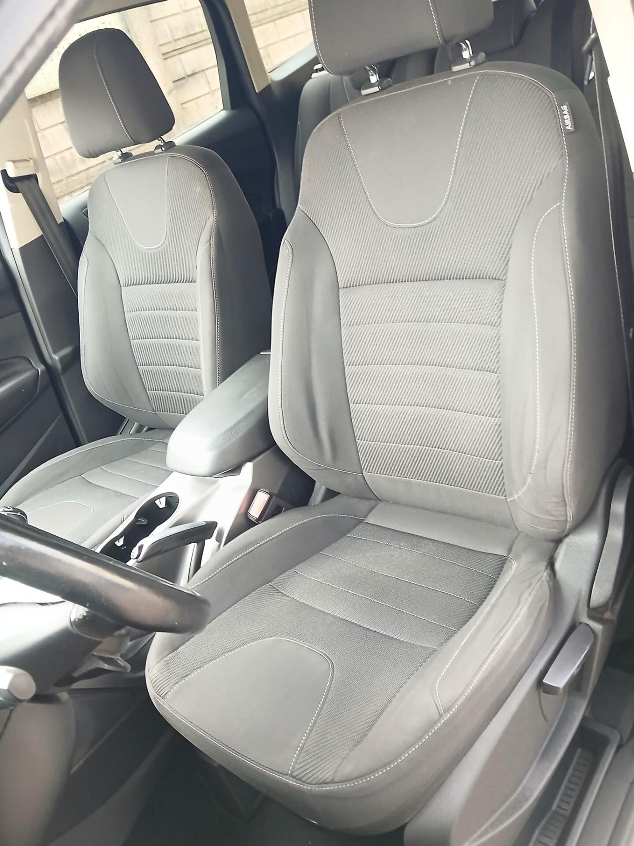 Ford Kuga 2,0 EURO 6 TAGLIANDI CERTIFICATI