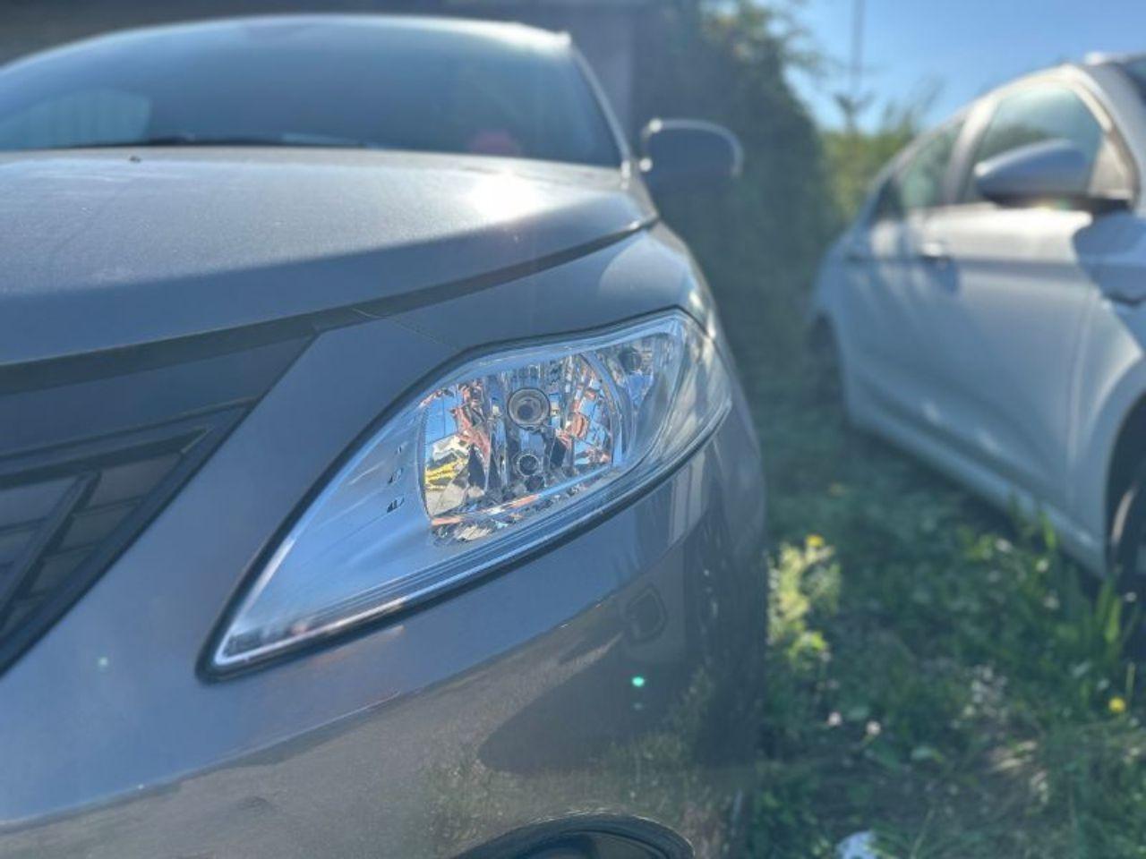 LANCIA Ypsilon III 2021 - Ypsilon 1.0 firefly hybrid Silver s&s 70cv
