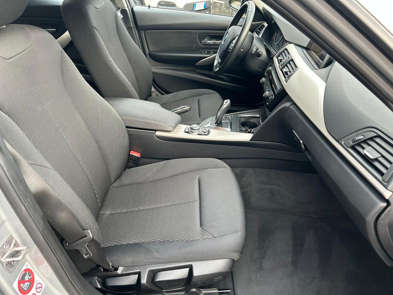 BMW 318d Touring 150CV Business Advantage auto