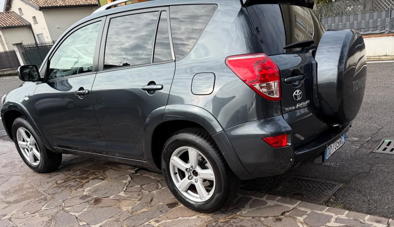 Toyota RAV 4 RAV4 2.2 D-4D 136 CV Sol
