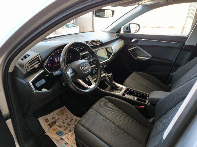 AUDI Q3 35 TDI quattro S tronic Business