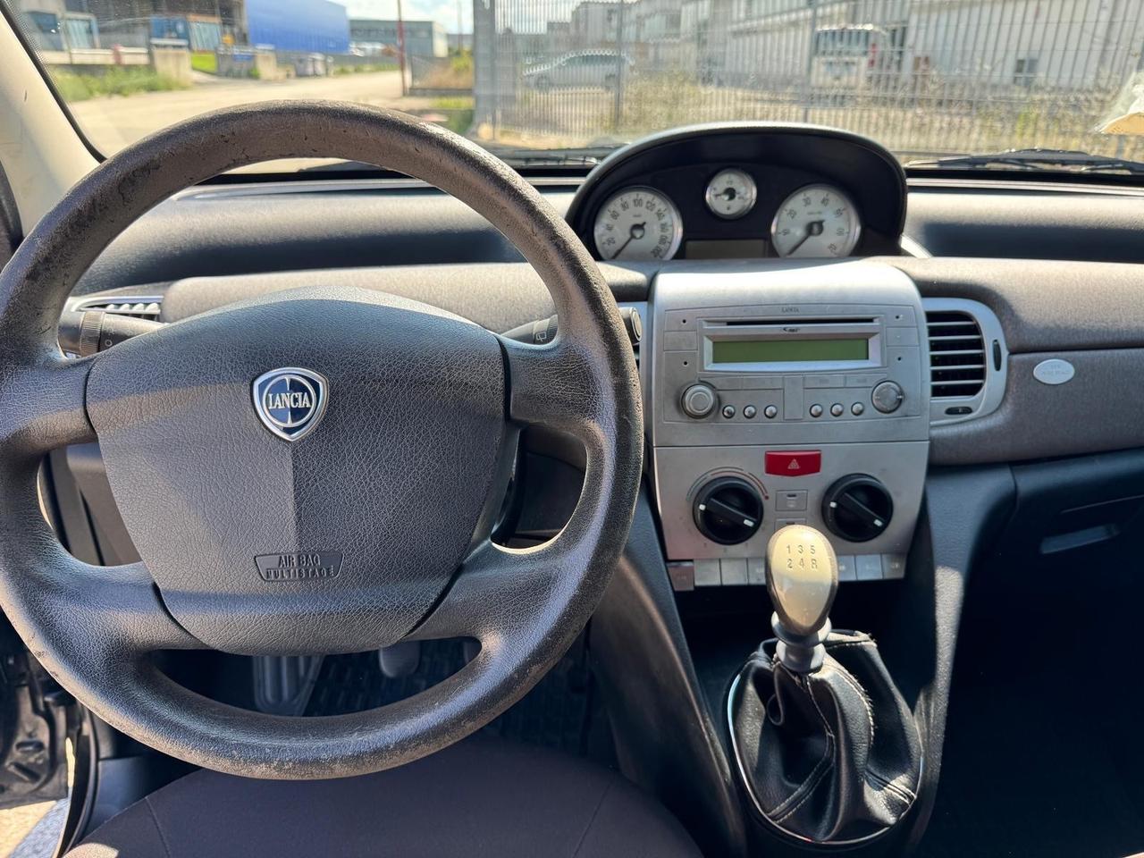 Lancia Ypsilon 1.4 Platino Ecochic GPL. Km 126.000