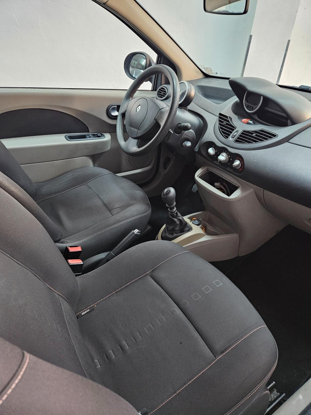 Renault Twingo 1.2 8V Dynamique