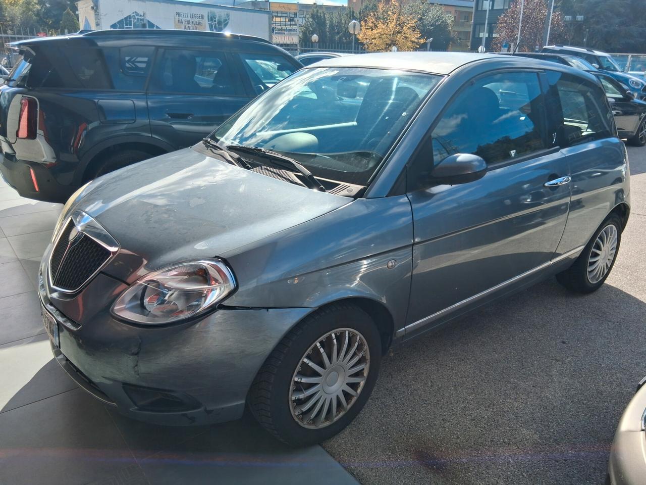Lancia Ypsilon 1.3 MJT 75 CV Argento